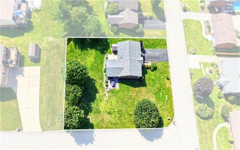 625 Stamford Drive, GREENSBURG, 15601, 3 Bedrooms Bedrooms, 9 Rooms Rooms,2.1 BathroomsBathrooms,Residential,For Sale,Stamford Drive,1758409