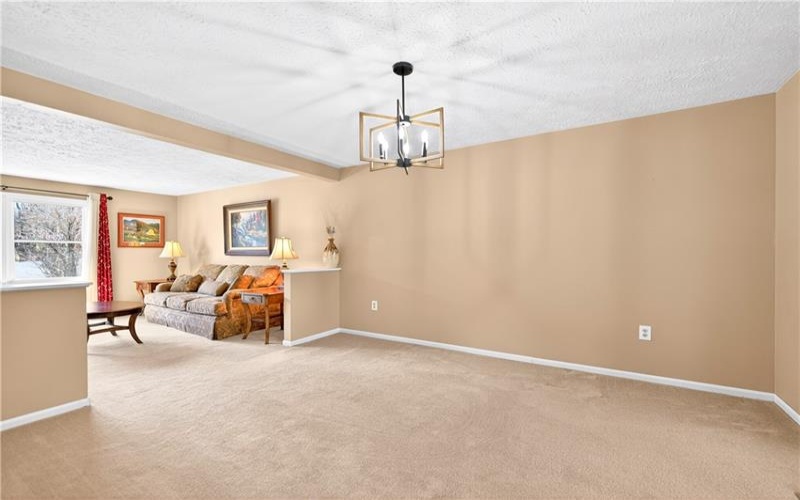 625 Stamford Drive, GREENSBURG, 15601, 3 Bedrooms Bedrooms, 9 Rooms Rooms,2.1 BathroomsBathrooms,Residential,For Sale,Stamford Drive,1758409