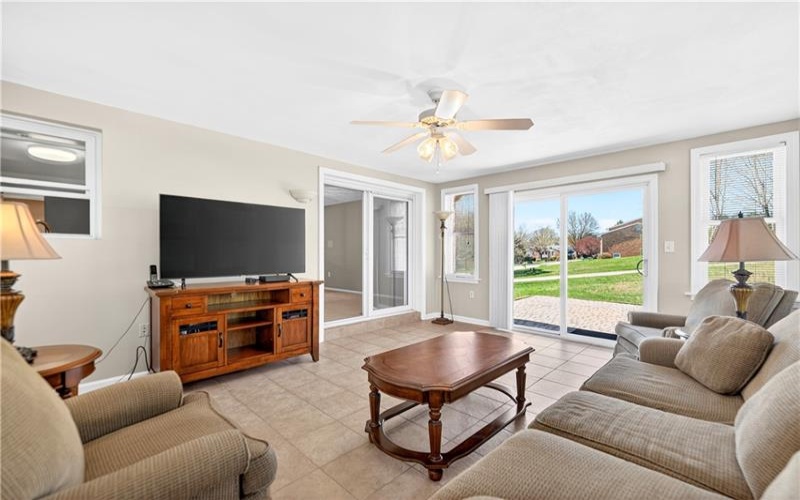 625 Stamford Drive, GREENSBURG, 15601, 3 Bedrooms Bedrooms, 9 Rooms Rooms,2.1 BathroomsBathrooms,Residential,For Sale,Stamford Drive,1758409