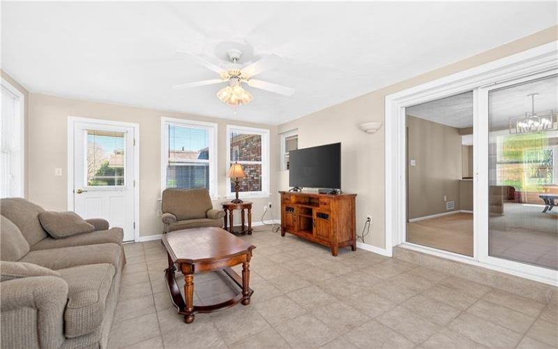 625 Stamford Drive, GREENSBURG, 15601, 3 Bedrooms Bedrooms, 9 Rooms Rooms,2.1 BathroomsBathrooms,Residential,For Sale,Stamford Drive,1758409