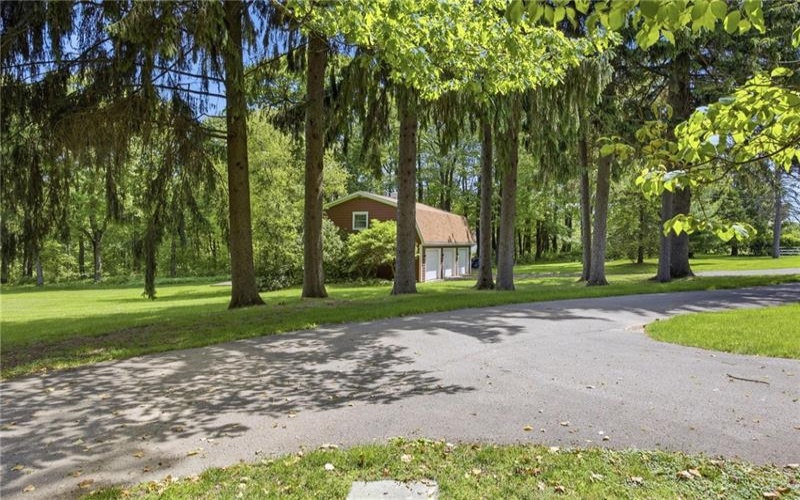 2541 Springfield Pike, Connellsville, 15425, 3 Bedrooms Bedrooms, 9 Rooms Rooms,2.1 BathroomsBathrooms,Residential,For Sale,Springfield Pike,1758505