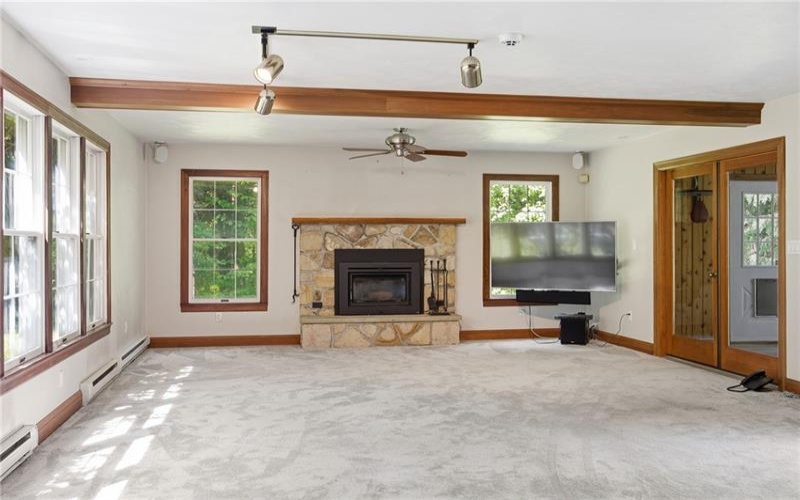 2541 Springfield Pike, Connellsville, 15425, 3 Bedrooms Bedrooms, 9 Rooms Rooms,2.1 BathroomsBathrooms,Residential,For Sale,Springfield Pike,1758505