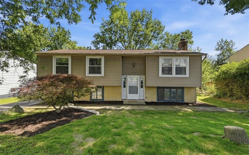 138 Hunting Creek Road, Canonsburg, 15317, 3 Bedrooms Bedrooms, 8 Rooms Rooms,1.1 BathroomsBathrooms,Residential,For Sale,Hunting Creek Road,1758519
