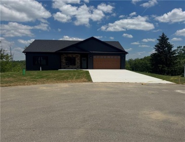 10 VINCENT DRIVE, Uniontown, 15401, 3 Bedrooms Bedrooms, 7 Rooms Rooms,2 BathroomsBathrooms,Residential,For Sale,VINCENT DRIVE,1758536