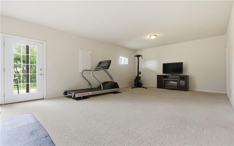 2306 Flint Dr, Washington, 15301, 3 Bedrooms Bedrooms, ,3.1 BathroomsBathrooms,Lease,For Rent,Flint Dr,1758306