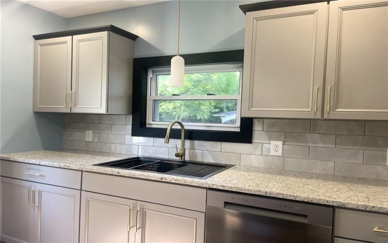 414 Argonne Dr, New Kensington, 15068, 3 Bedrooms Bedrooms, ,2.1 BathroomsBathrooms,Residential,For Sale,Argonne Dr,1758530