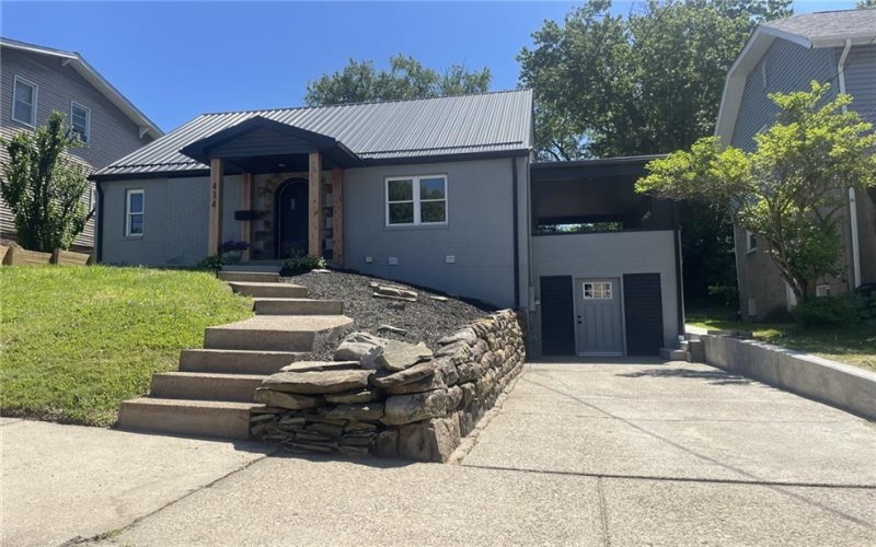 414 Argonne Dr, New Kensington, 15068, 3 Bedrooms Bedrooms, ,2.1 BathroomsBathrooms,Residential,For Sale,Argonne Dr,1758530