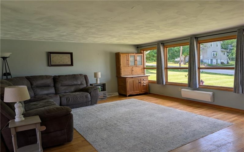 4122 Rte 130, Stahlstown, 15687, 3 Bedrooms Bedrooms, 6 Rooms Rooms,1.1 BathroomsBathrooms,Residential,For Sale,Rte 130,1758589