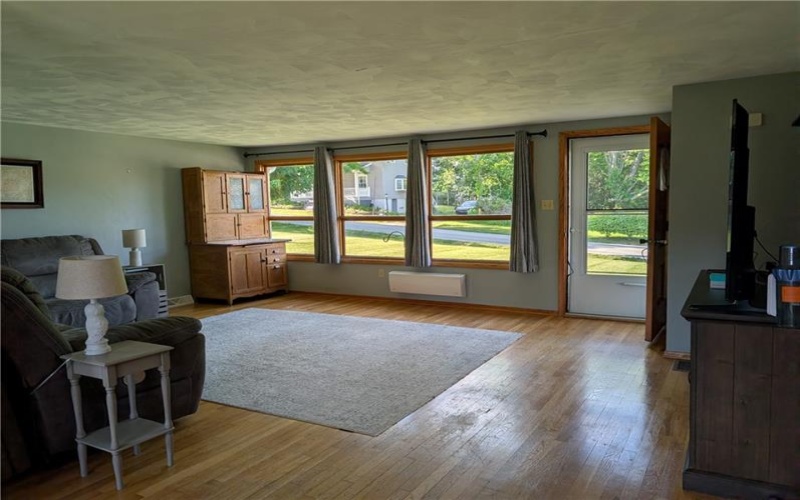 4122 Rte 130, Stahlstown, 15687, 3 Bedrooms Bedrooms, 6 Rooms Rooms,1.1 BathroomsBathrooms,Residential,For Sale,Rte 130,1758589