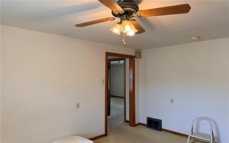 100 Kings Creek Rd, Burgettstown, 15021, 1 Bedroom Bedrooms, 4 Rooms Rooms,1 BathroomBathrooms,Residential,For Sale,Kings Creek Rd,1758590