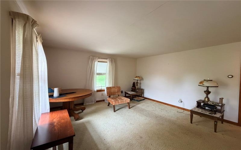 100 Kings Creek Rd, Burgettstown, 15021, 1 Bedroom Bedrooms, 4 Rooms Rooms,1 BathroomBathrooms,Residential,For Sale,Kings Creek Rd,1758590