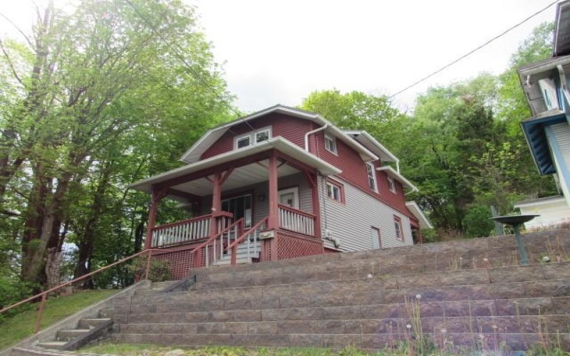 160 Tillman Avenue, Johnstown, 15905, 2 Bedrooms Bedrooms, 5 Rooms Rooms,1.1 BathroomsBathrooms,Residential,For Sale,Tillman Avenue,1758596