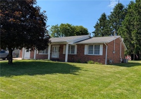 712 Belmont Street, Johnstown, 15904, 3 Bedrooms Bedrooms, 9 Rooms Rooms,2.1 BathroomsBathrooms,Residential,For Sale,Belmont Street,1758597