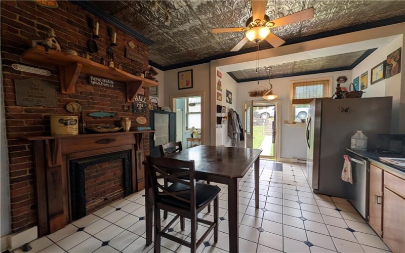 211 Wills Rd, Connellsville, 15425, 3 Bedrooms Bedrooms, ,2.1 BathroomsBathrooms,Residential,For Sale,Wills Rd,1758626