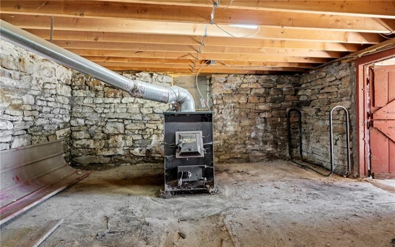 242 Hopwood Coolspring Road, Hopwood, 15445, 3 Bedrooms Bedrooms, 7 Rooms Rooms,2 BathroomsBathrooms,Residential,For Sale,Hopwood Coolspring Road,1758639