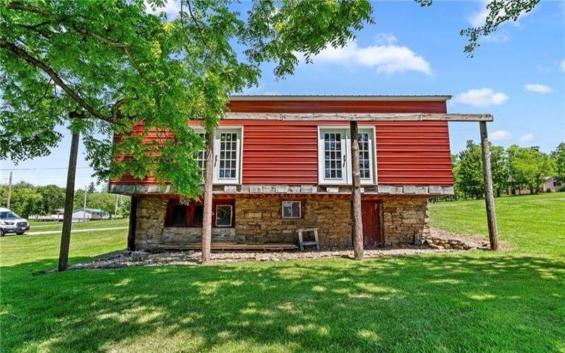 242 Hopwood Coolspring Road, Hopwood, 15445, 3 Bedrooms Bedrooms, 7 Rooms Rooms,2 BathroomsBathrooms,Residential,For Sale,Hopwood Coolspring Road,1758639