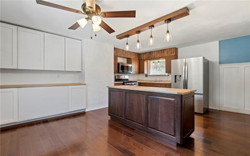 242 Hopwood Coolspring Road, Hopwood, 15445, 3 Bedrooms Bedrooms, 7 Rooms Rooms,2 BathroomsBathrooms,Residential,For Sale,Hopwood Coolspring Road,1758639