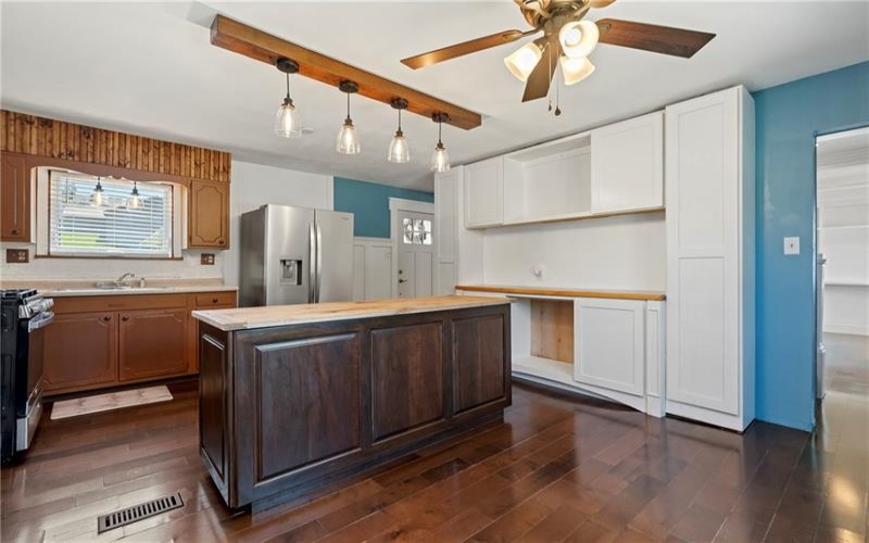242 Hopwood Coolspring Road, Hopwood, 15445, 3 Bedrooms Bedrooms, 7 Rooms Rooms,2 BathroomsBathrooms,Residential,For Sale,Hopwood Coolspring Road,1758639