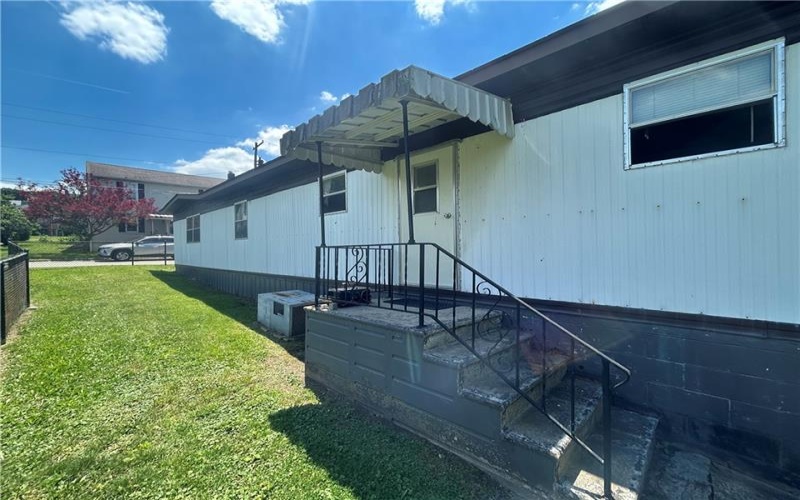 419 Short St, Derry, 15627, 3 Bedrooms Bedrooms, ,Residential,For Sale,Short St,1758646