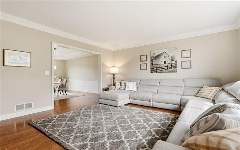 315 Fox Run Dr, Venetia, 15367, 4 Bedrooms Bedrooms, 11 Rooms Rooms,3.2 BathroomsBathrooms,Residential,For Sale,Fox Run Dr,1758647