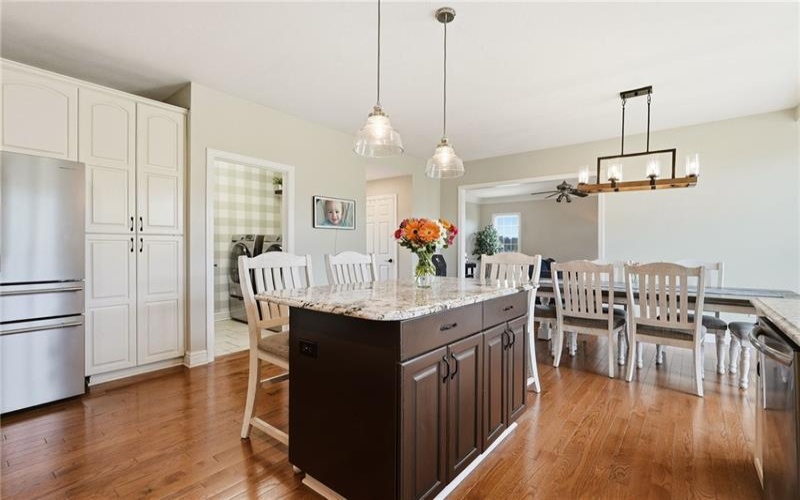 315 Fox Run Dr, Venetia, 15367, 4 Bedrooms Bedrooms, 11 Rooms Rooms,3.2 BathroomsBathrooms,Residential,For Sale,Fox Run Dr,1758647