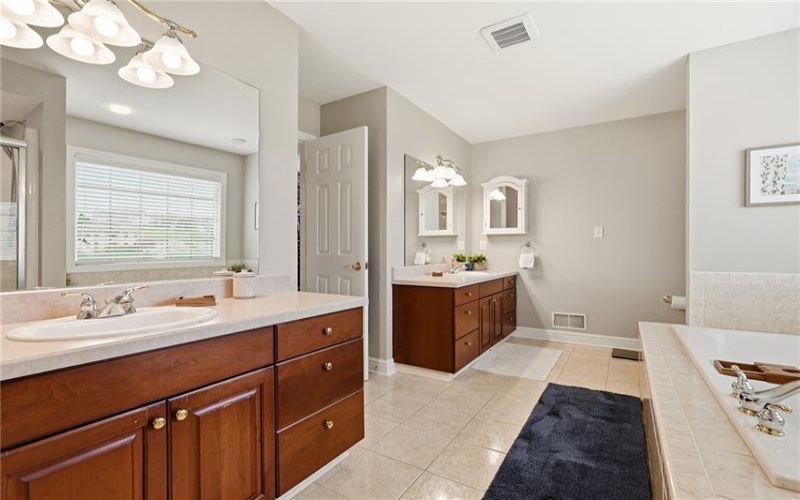 315 Fox Run Dr, Venetia, 15367, 4 Bedrooms Bedrooms, 11 Rooms Rooms,3.2 BathroomsBathrooms,Residential,For Sale,Fox Run Dr,1758647