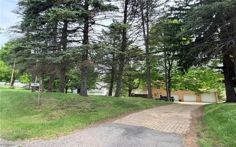 96 &100 Kings Creek Rd, Burgettstown, 15021, 4 Bedrooms Bedrooms, ,Farm-acreage-lot,For Sale,5 out buildings,Kings Creek Rd,1758696