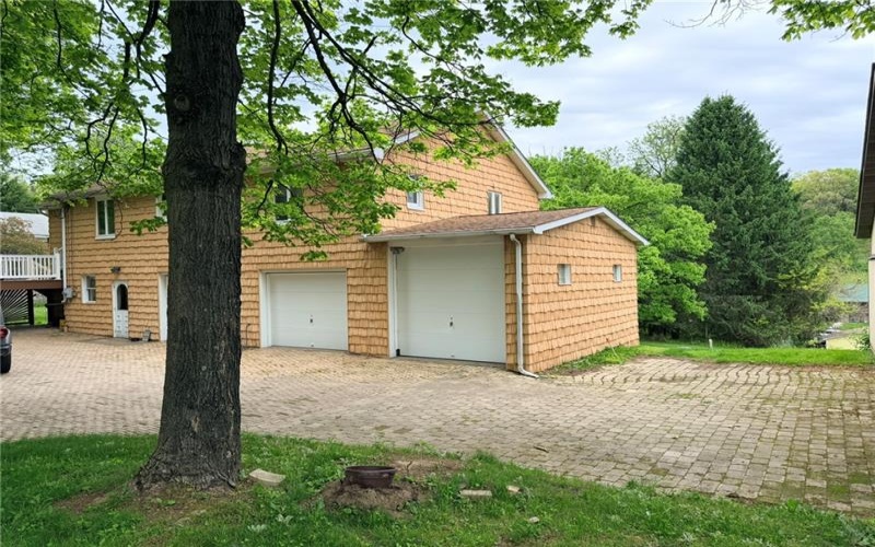 96 &100 Kings Creek Rd, Burgettstown, 15021, 4 Bedrooms Bedrooms, ,Farm-acreage-lot,For Sale,5 out buildings,Kings Creek Rd,1758696