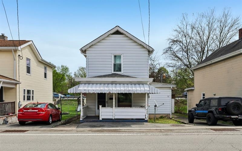 2112 Keystone AVENUE, Greensburg, 15601, 3 Bedrooms Bedrooms, 7 Rooms Rooms,1.1 BathroomsBathrooms,Residential,For Sale,Keystone,1749204