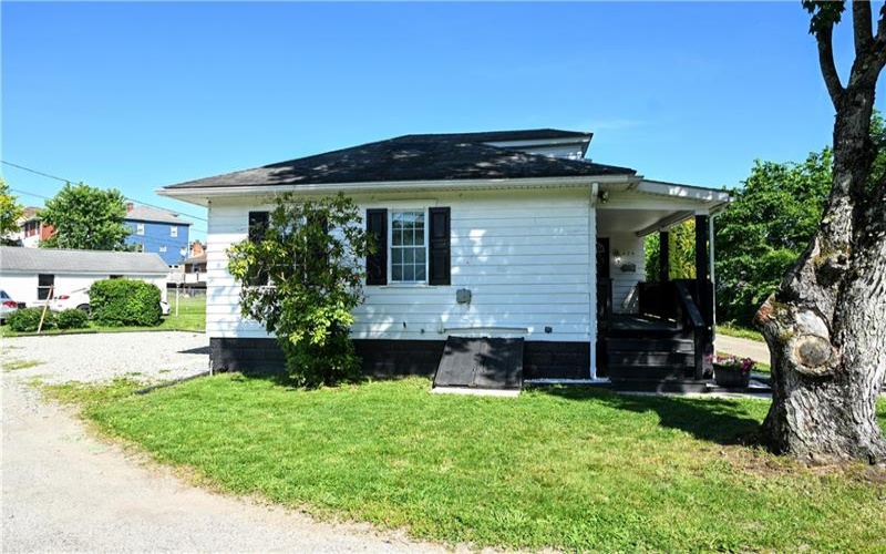 620 Eleanor Ave, Scottdale, 15683, 3 Bedrooms Bedrooms, 7 Rooms Rooms,1 BathroomBathrooms,Residential,For Sale,Eleanor Ave,1758770