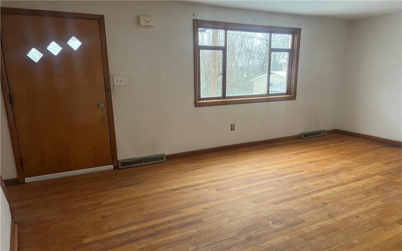 1020 Poe St, Vandergrift, 15690, 3 Bedrooms Bedrooms, ,Residential,For Sale,Poe St,1735970
