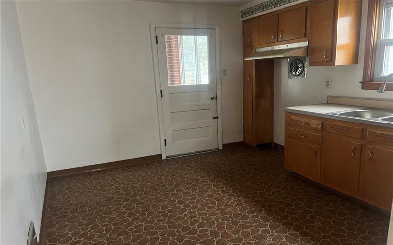 1020 Poe St, Vandergrift, 15690, 3 Bedrooms Bedrooms, ,Residential,For Sale,Poe St,1735970