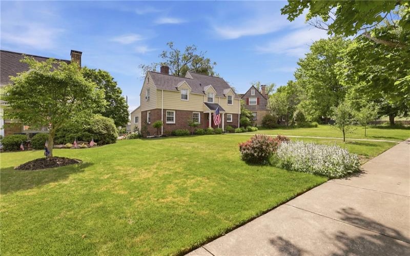 507 Diamond Boulevard, Johnstown, 15905, 4 Bedrooms Bedrooms, ,2 BathroomsBathrooms,Residential,For Sale,Diamond Boulevard,1758729