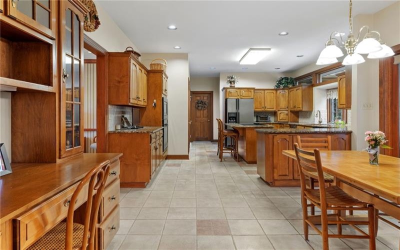102 Brandywine Dr, Canonsburg, 15317, 4 Bedrooms Bedrooms, 14 Rooms Rooms,4.1 BathroomsBathrooms,Residential,For Sale,Brandywine Dr,1758844