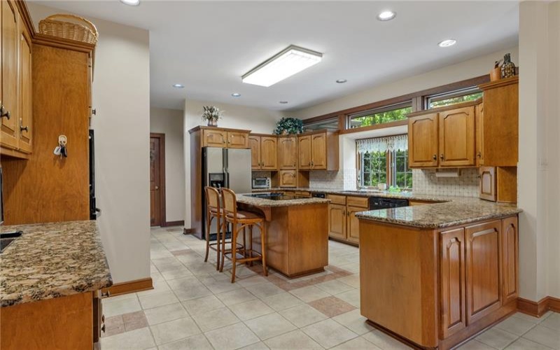 102 Brandywine Dr, Canonsburg, 15317, 4 Bedrooms Bedrooms, 14 Rooms Rooms,4.1 BathroomsBathrooms,Residential,For Sale,Brandywine Dr,1758844