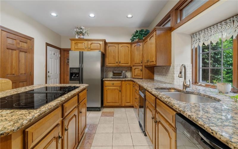 102 Brandywine Dr, Canonsburg, 15317, 4 Bedrooms Bedrooms, 14 Rooms Rooms,4.1 BathroomsBathrooms,Residential,For Sale,Brandywine Dr,1758844