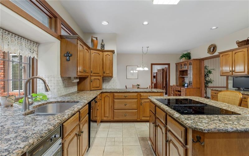 102 Brandywine Dr, Canonsburg, 15317, 4 Bedrooms Bedrooms, 14 Rooms Rooms,4.1 BathroomsBathrooms,Residential,For Sale,Brandywine Dr,1758844