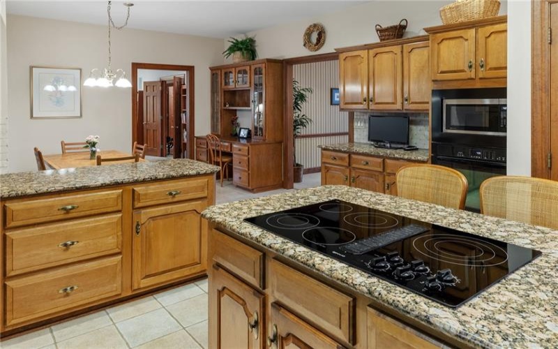 102 Brandywine Dr, Canonsburg, 15317, 4 Bedrooms Bedrooms, 14 Rooms Rooms,4.1 BathroomsBathrooms,Residential,For Sale,Brandywine Dr,1758844