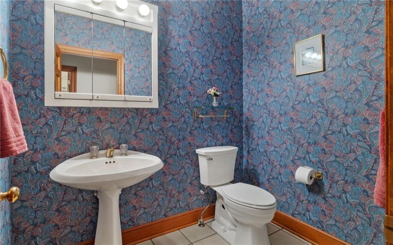 102 Brandywine Dr, Canonsburg, 15317, 4 Bedrooms Bedrooms, 14 Rooms Rooms,4.1 BathroomsBathrooms,Residential,For Sale,Brandywine Dr,1758844