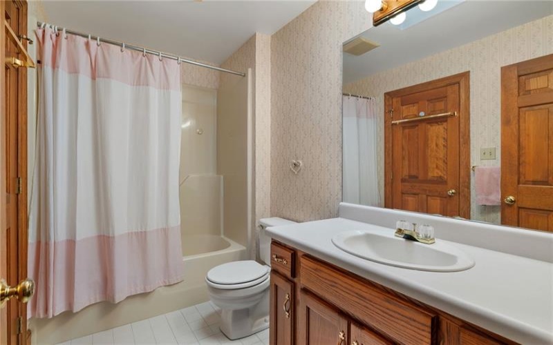 102 Brandywine Dr, Canonsburg, 15317, 4 Bedrooms Bedrooms, 14 Rooms Rooms,4.1 BathroomsBathrooms,Residential,For Sale,Brandywine Dr,1758844