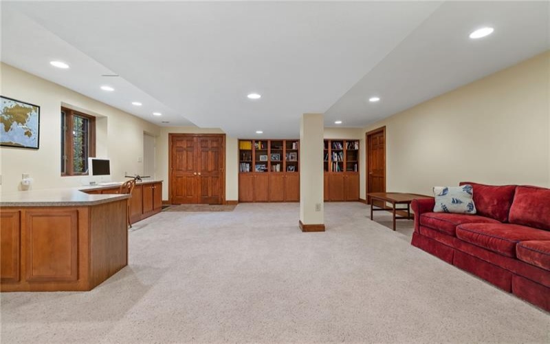 102 Brandywine Dr, Canonsburg, 15317, 4 Bedrooms Bedrooms, 14 Rooms Rooms,4.1 BathroomsBathrooms,Residential,For Sale,Brandywine Dr,1758844