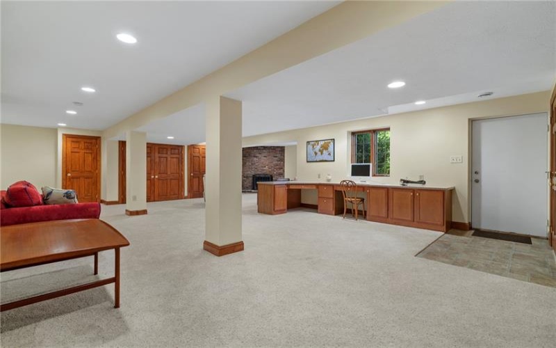 102 Brandywine Dr, Canonsburg, 15317, 4 Bedrooms Bedrooms, 14 Rooms Rooms,4.1 BathroomsBathrooms,Residential,For Sale,Brandywine Dr,1758844