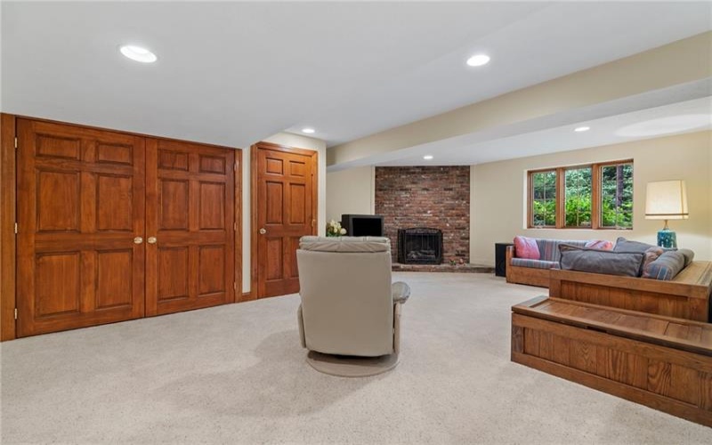 102 Brandywine Dr, Canonsburg, 15317, 4 Bedrooms Bedrooms, 14 Rooms Rooms,4.1 BathroomsBathrooms,Residential,For Sale,Brandywine Dr,1758844