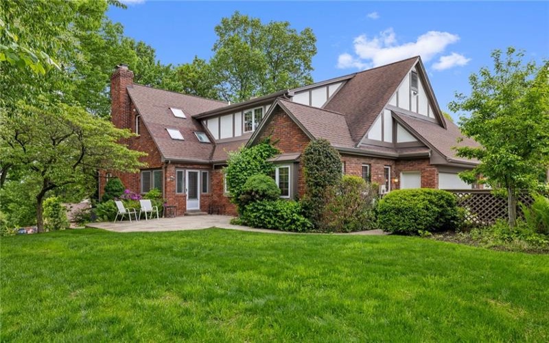 102 Brandywine Dr, Canonsburg, 15317, 4 Bedrooms Bedrooms, 14 Rooms Rooms,4.1 BathroomsBathrooms,Residential,For Sale,Brandywine Dr,1758844