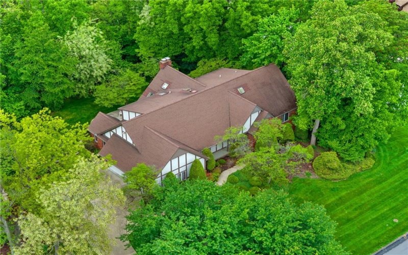 102 Brandywine Dr, Canonsburg, 15317, 4 Bedrooms Bedrooms, 14 Rooms Rooms,4.1 BathroomsBathrooms,Residential,For Sale,Brandywine Dr,1758844