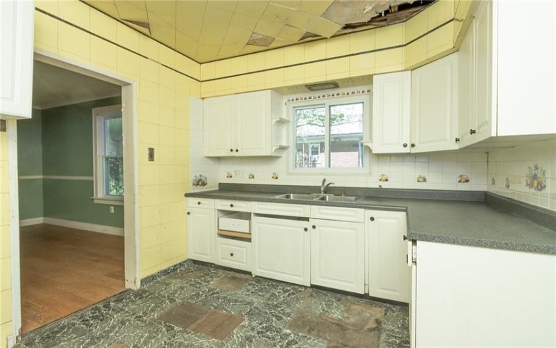 510 Lookout Ave, Charleroi, 15022, 2 Bedrooms Bedrooms, ,1.1 BathroomsBathrooms,Residential,For Sale,Lookout Ave,1758851