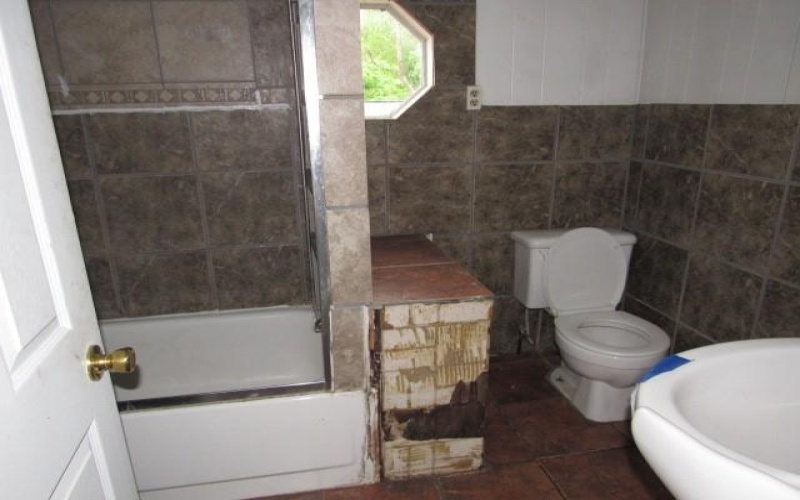 215 Hillview Lane, Melcroft, 15462, 3 Bedrooms Bedrooms, 6 Rooms Rooms,2 BathroomsBathrooms,Residential,For Sale,Hillview Lane,1758925