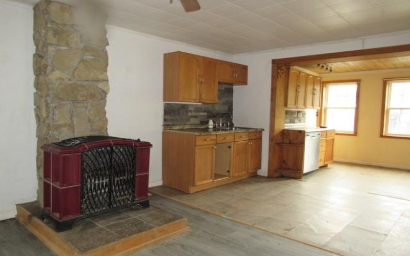 215 Hillview Lane, Melcroft, 15462, 3 Bedrooms Bedrooms, 6 Rooms Rooms,2 BathroomsBathrooms,Residential,For Sale,Hillview Lane,1758925
