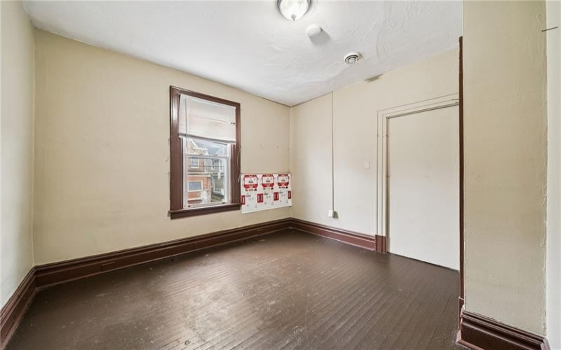 406 WASHINGTON AVE, CHARLEROI, 15022, 8 Bedrooms Bedrooms, 11 Rooms Rooms,2 BathroomsBathrooms,Residential,For Sale,WASHINGTON AVE,1744516