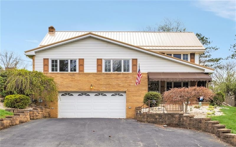 105 Northumberland Dr., Irwin, 15642, 4 Bedrooms Bedrooms, 11 Rooms Rooms,2.1 BathroomsBathrooms,Residential,For Sale,Northumberland Dr.,1747107